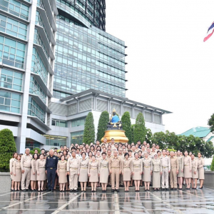 พก. ร่วมกิจกรรมเคารพธงชาติและร้องเพลงชาติร่วมกัน เนื่องในวันคล้ายวันพระราชทานธงชาติไทย ประจำปี 2566